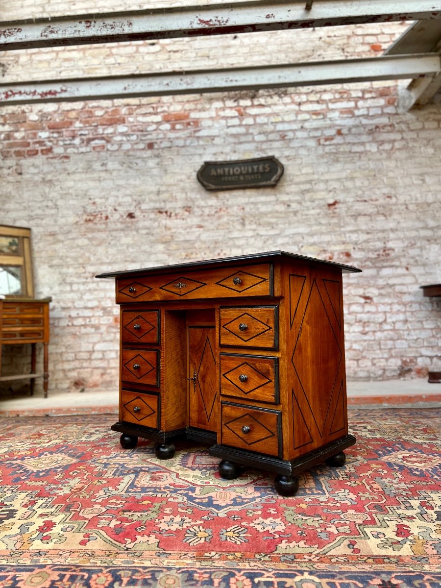 Bureau De Changeur En Noyer Et Filet De Bois Noirci D’époque Louis XIV Fin Du XVII Eme Siècle -photo-4