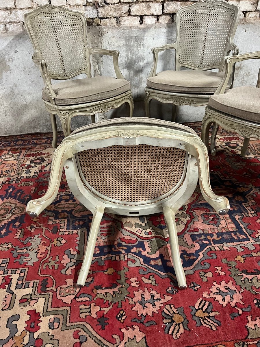 Suite De Quatres Fauteuil Canné En Bois Laqué Gris Estampillé Gouffé De Style Louis XV -photo-6