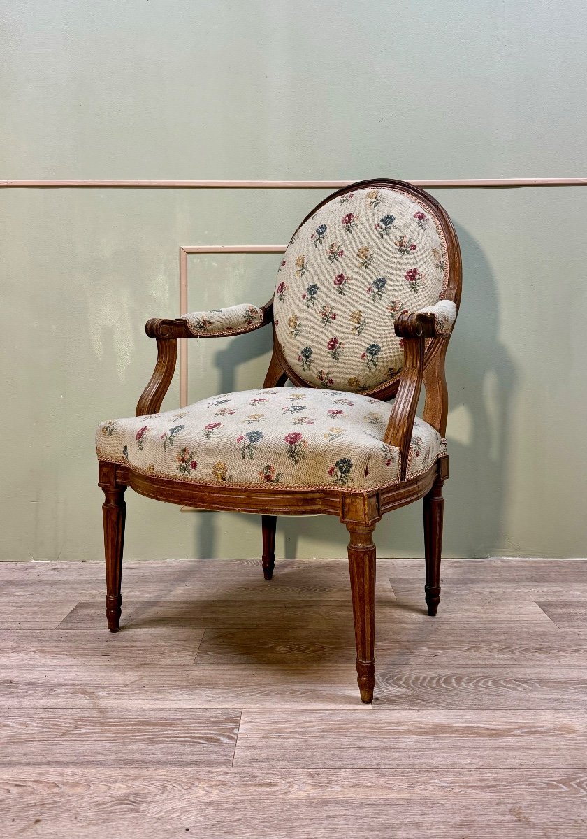 Fauteuil médaillon En Bois Naturel D’époque Louis XVI XVIII Eme Siècle 