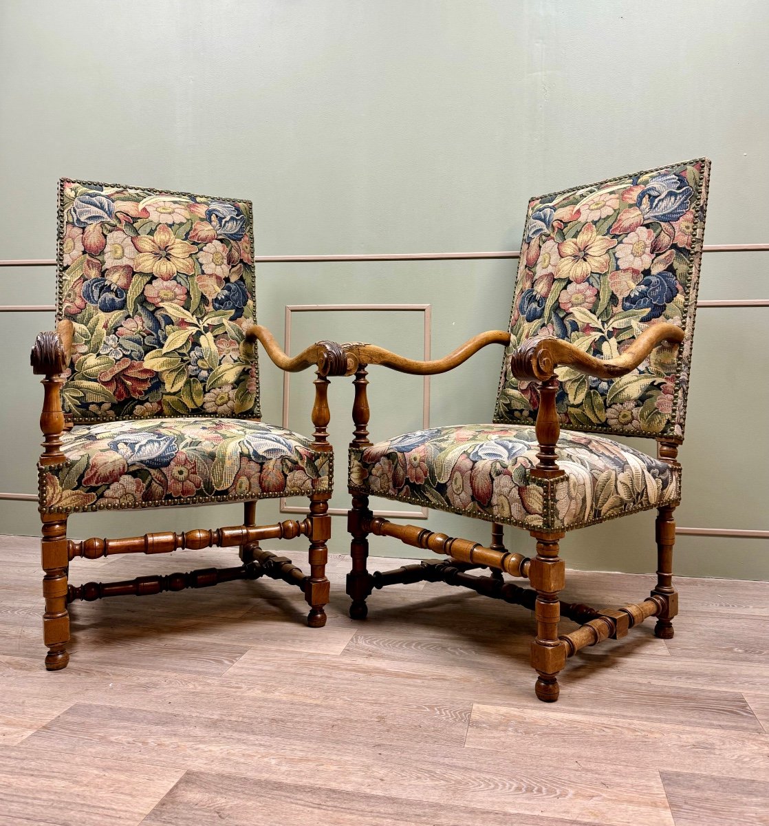 Pair Of Louis XIII Style Walnut Armchairs XIX Eme Century -photo-2