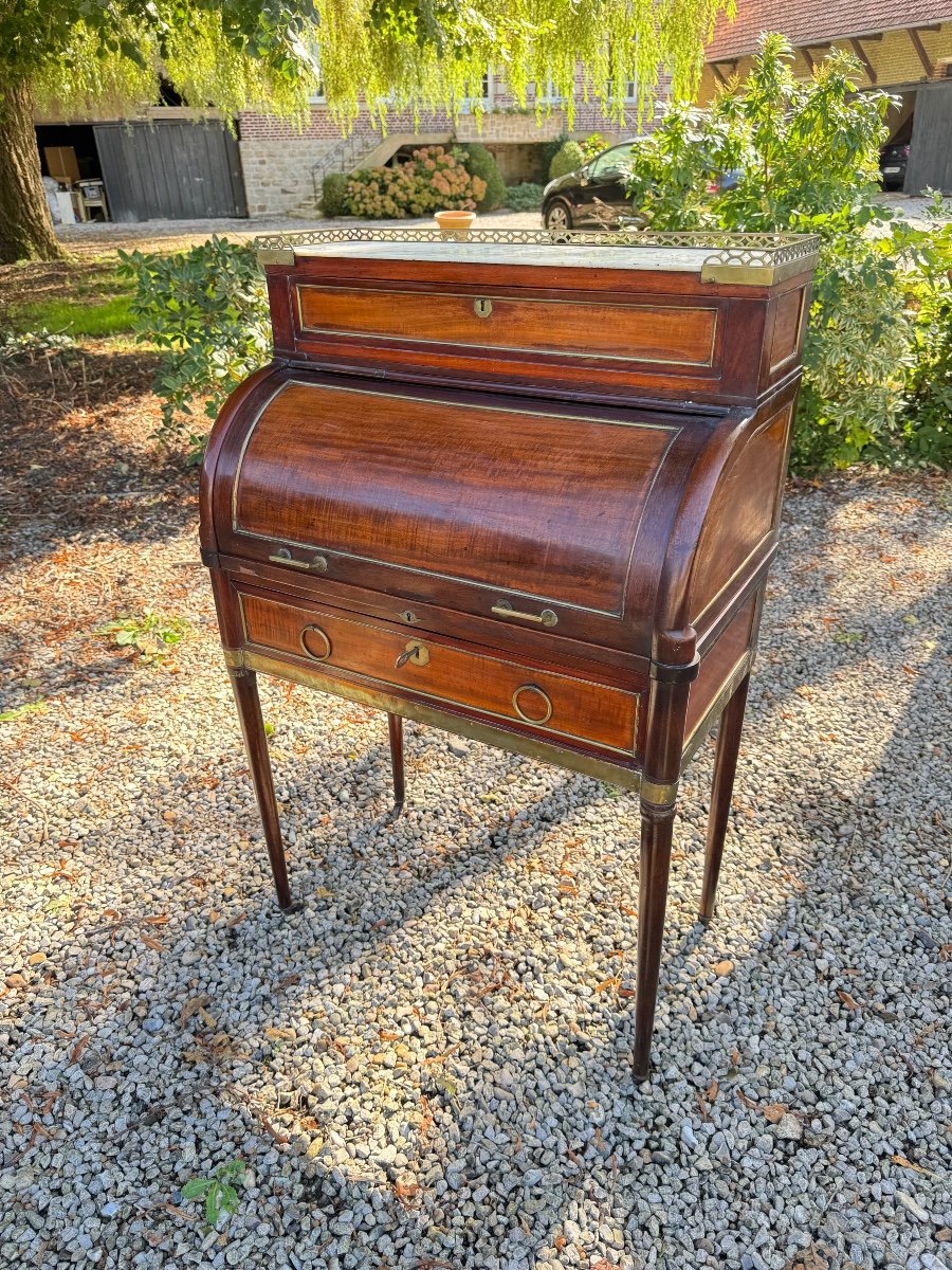 Élégant et rare Bureau Cylindre En Acajou D’époque Louis XVI -photo-3