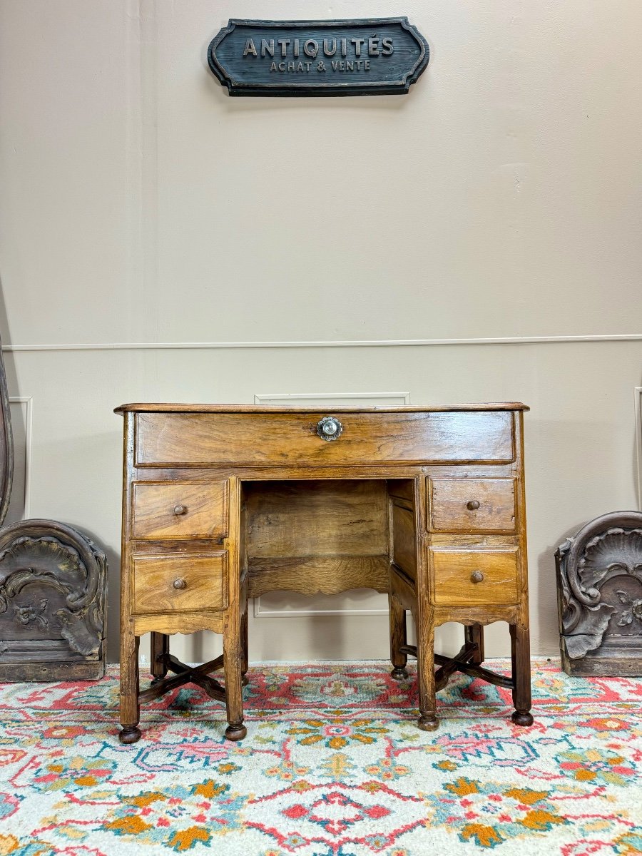 Mazarin Desk In Walnut And Oak From The Louis XIV Period, 18th Century 