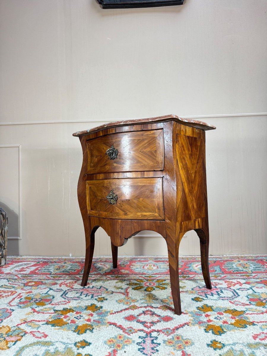 Commode Sauteuse Galbée En Marqueterie D’époque Louis XV XVIII Eme Siècle 