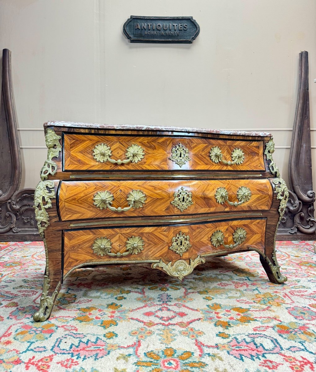 Commode tombeau En Marqueterie D’époque Régence XVIII Eme Siècle 