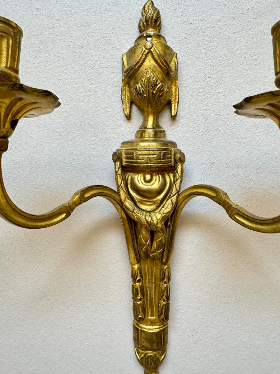 Pair Of Louis XVI Period Gilt And Chiseled Bronze Sconces, 18th Century -photo-4