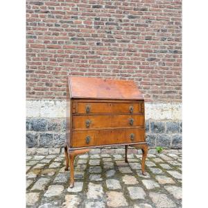 Bureau, secrétaire De Pente En Noyer De Style Chippendale 