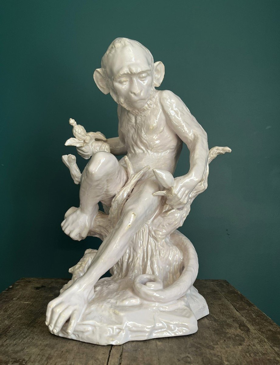 Large Monkey In White Earthenware - French Or Italian Work From The Early 20th Century.