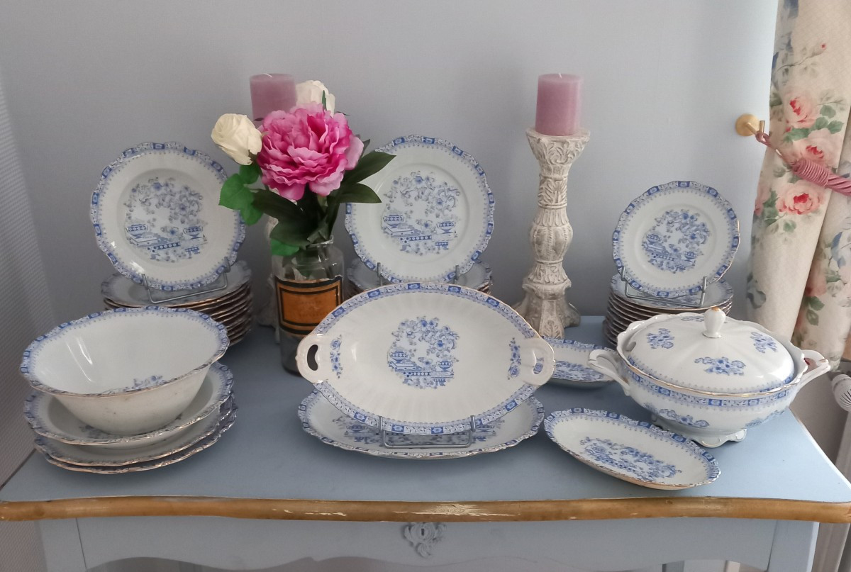 Service De Table En Porcelaine en camaïeu bleu 