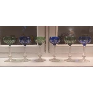 Suite de 6 verres à vin en cristal de couleur 