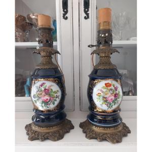 Paire De Lampes En Porcelaine à décor de roses