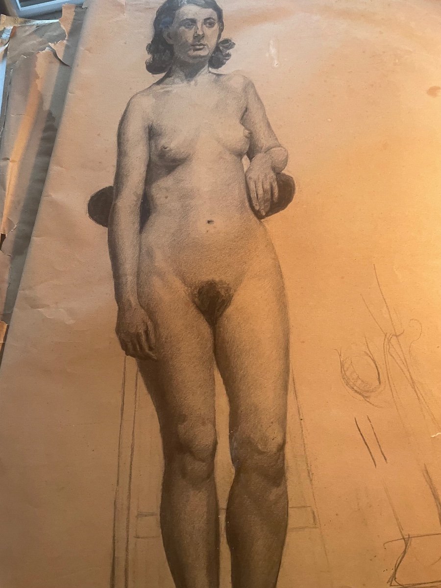 Drawing Naked Woman On Foot-photo-3