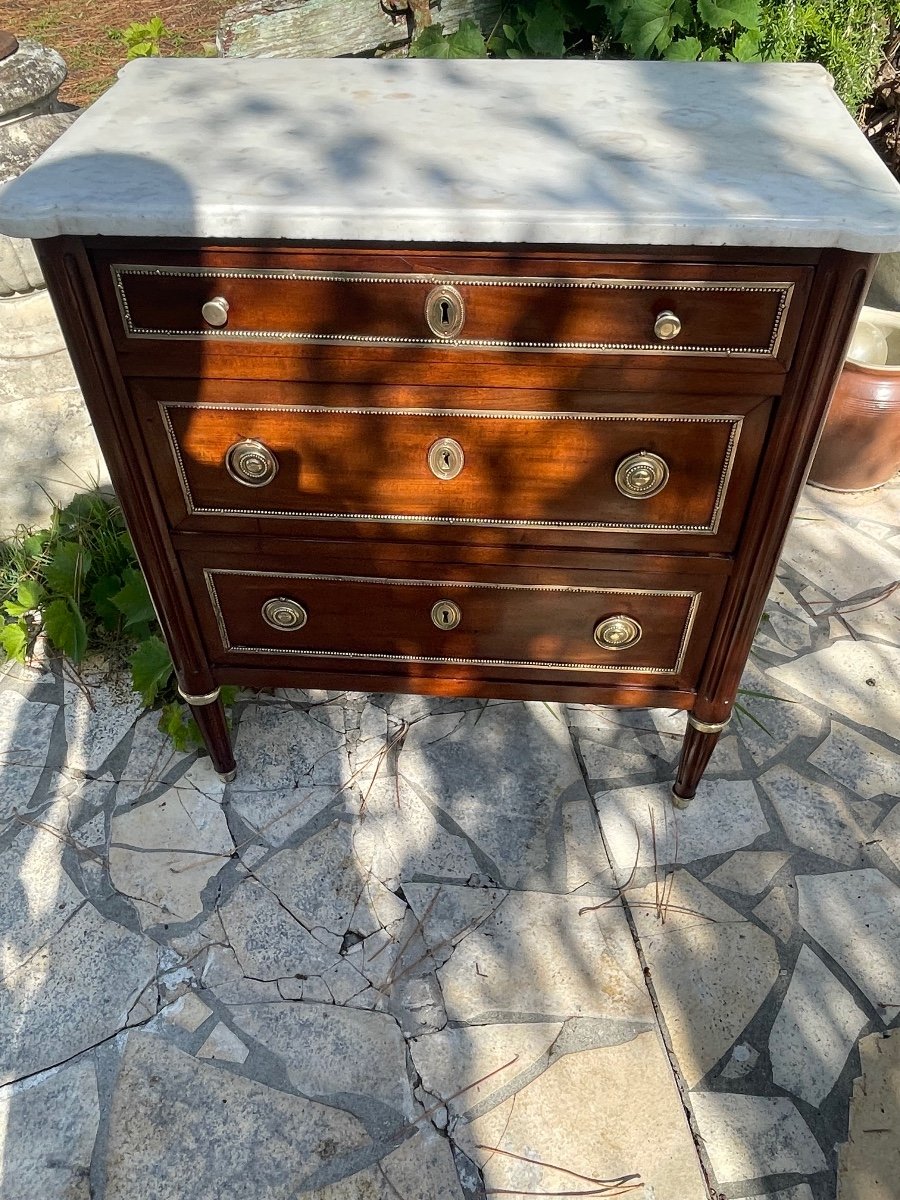 Small 18th Century Louis XVI Commode-photo-7