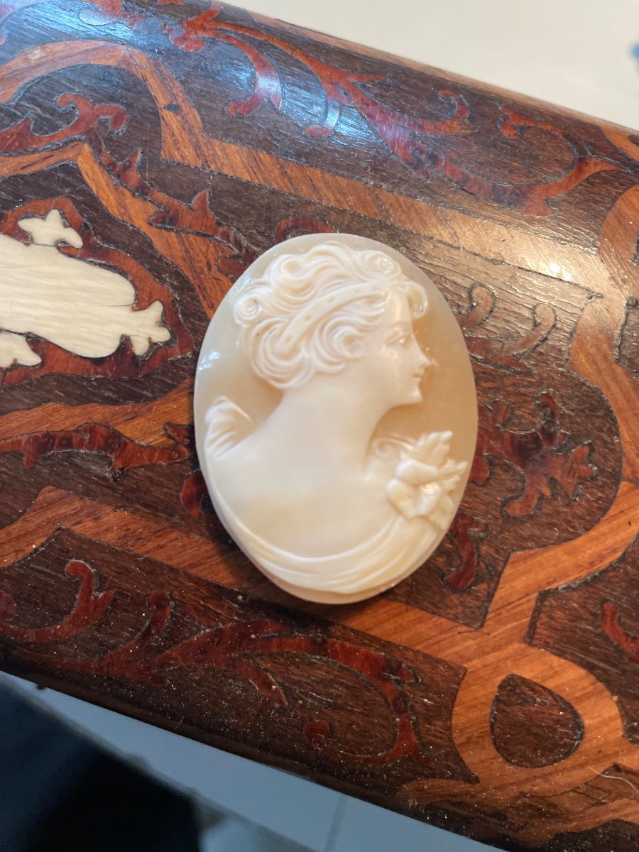 Cameo Woman With Flower -photo-2