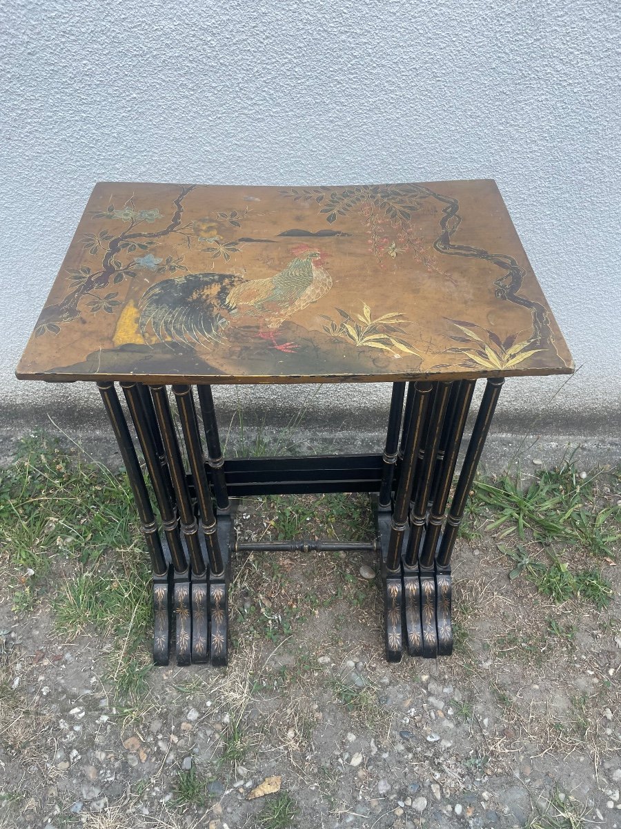 Nesting Table With Four Gold Lacquered Trays -photo-2