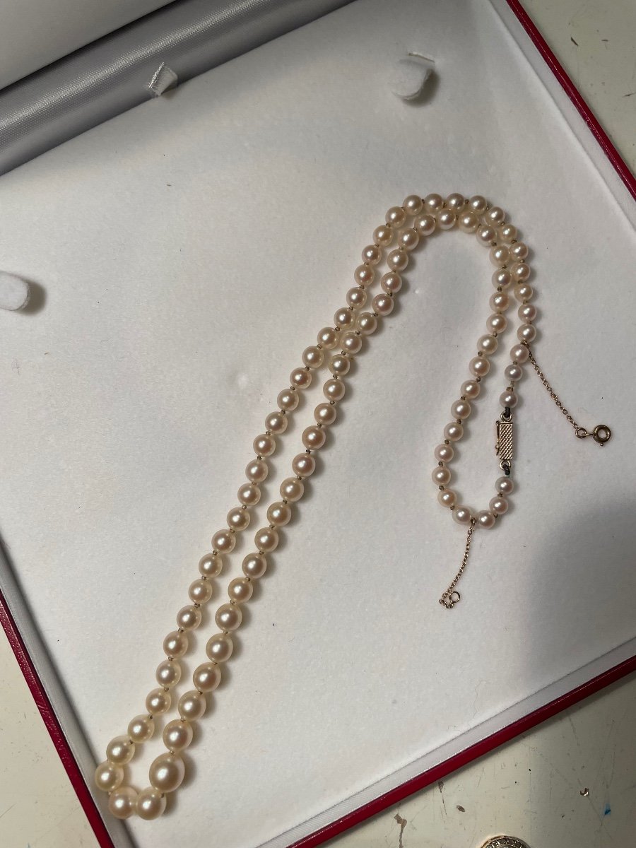 Cultured Pearl And Gold Necklace -photo-4