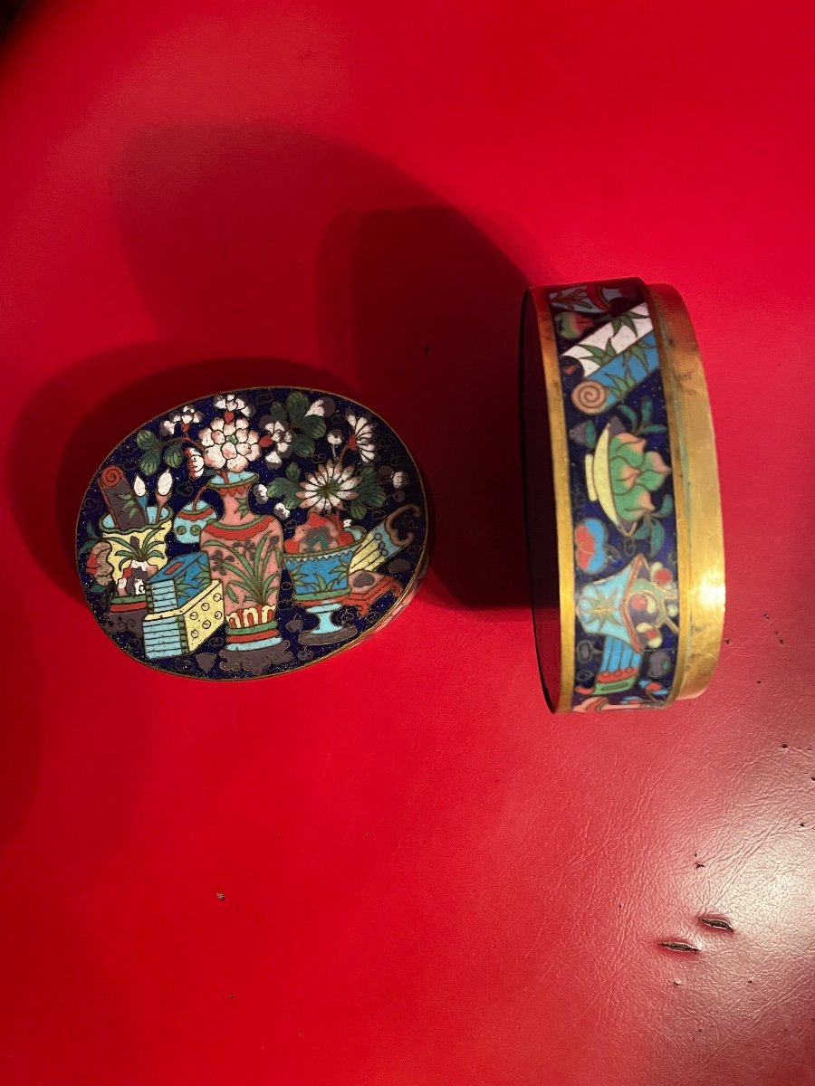 Boîte Ovale Asiatique En Cloisonné 