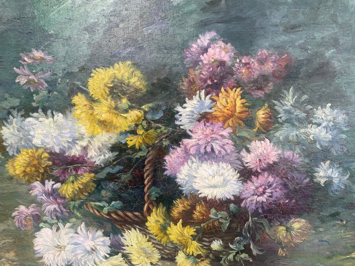 Jeteé  De Fleurs  dans un panier 