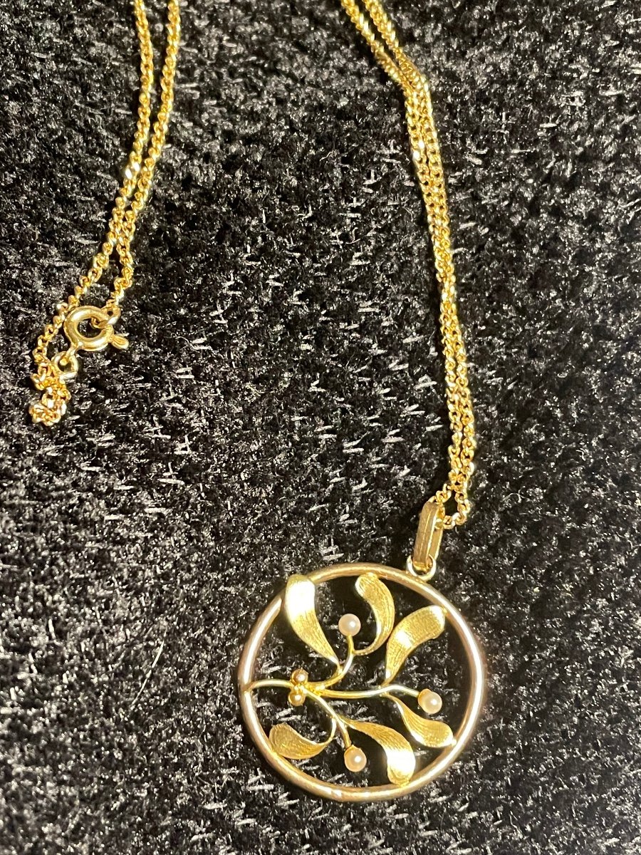 Gold Mistletoe Ball Pendant With Chain -photo-2