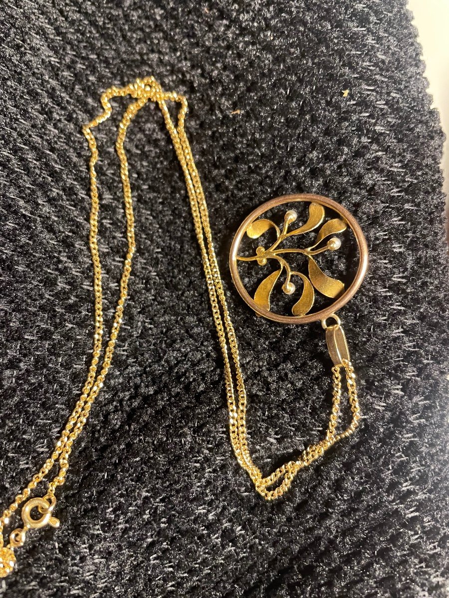 Gold Mistletoe Ball Pendant With Chain -photo-2