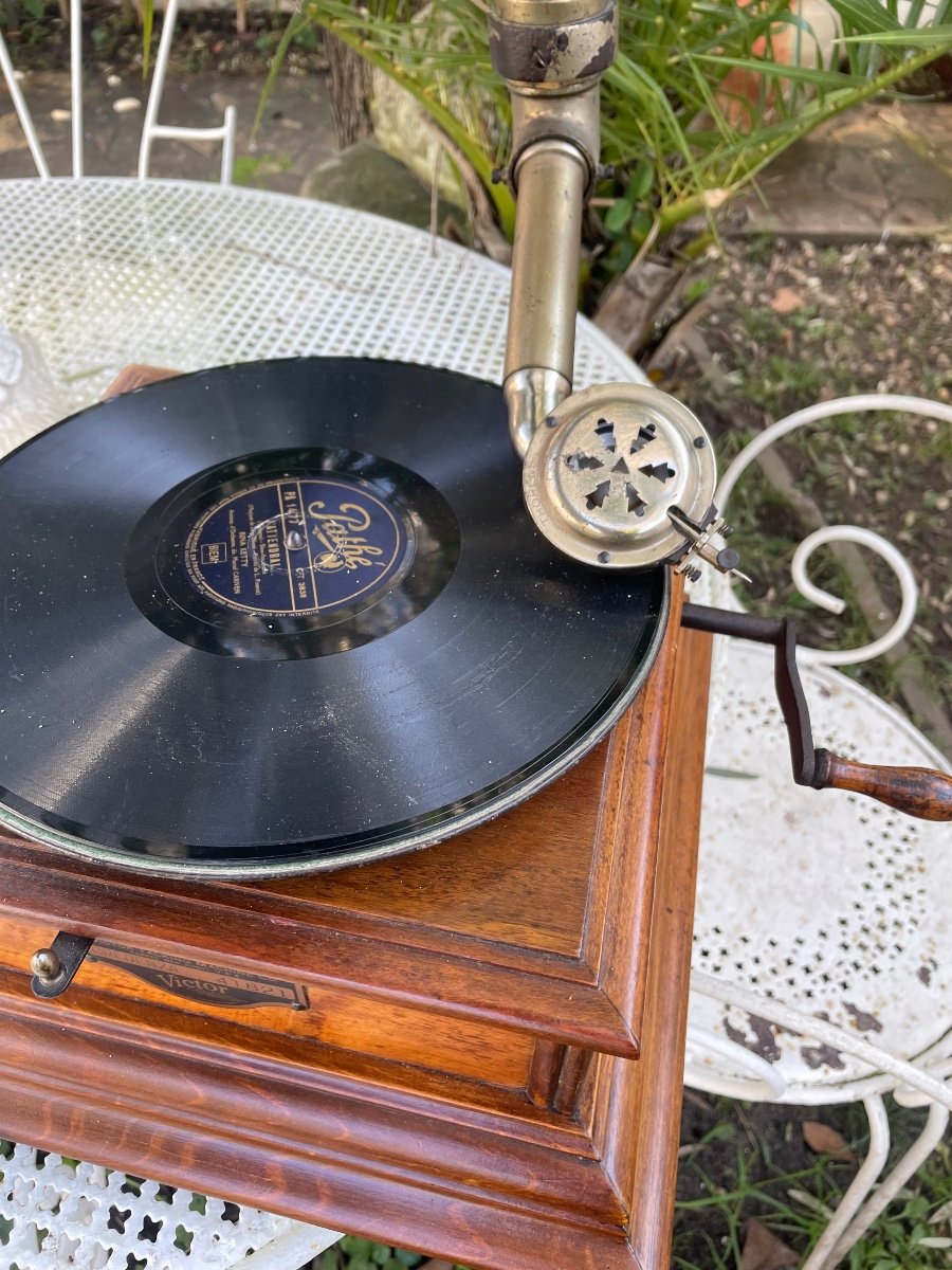 Victor American Gramophone (victrola) -photo-4