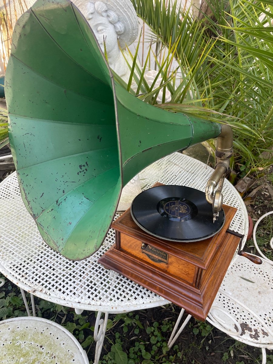 Victor American Gramophone (victrola) -photo-6