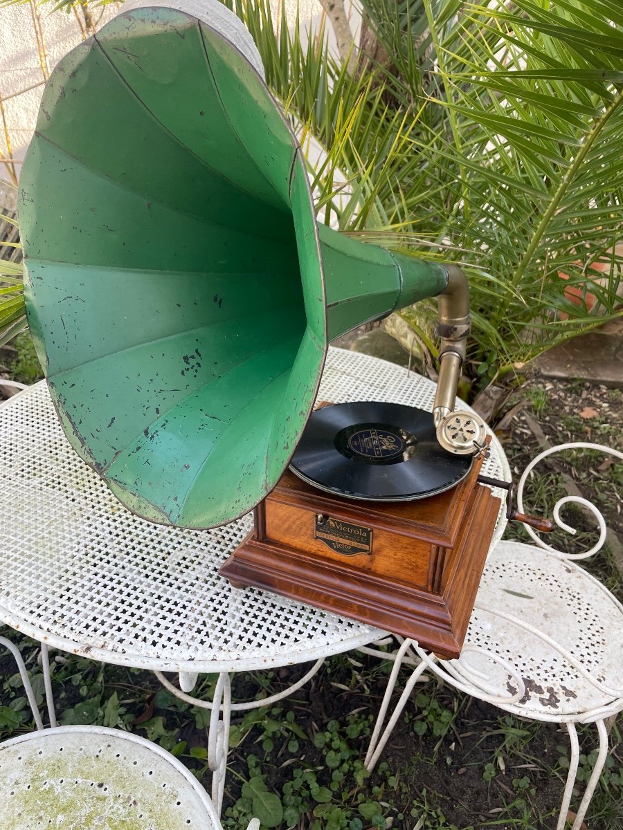 Victor American Gramophone (victrola) 