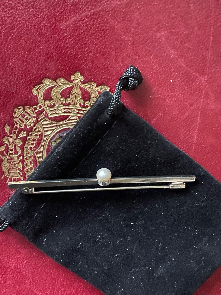 White Gold And Pearl Art Deco Brooch -photo-2