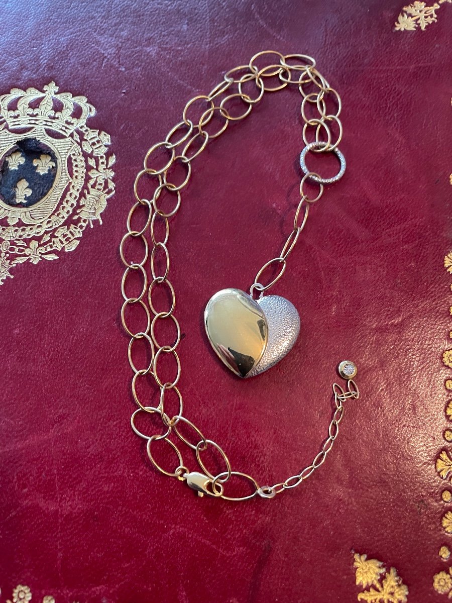 Large Heart And Its Gold Rings Chain -photo-1