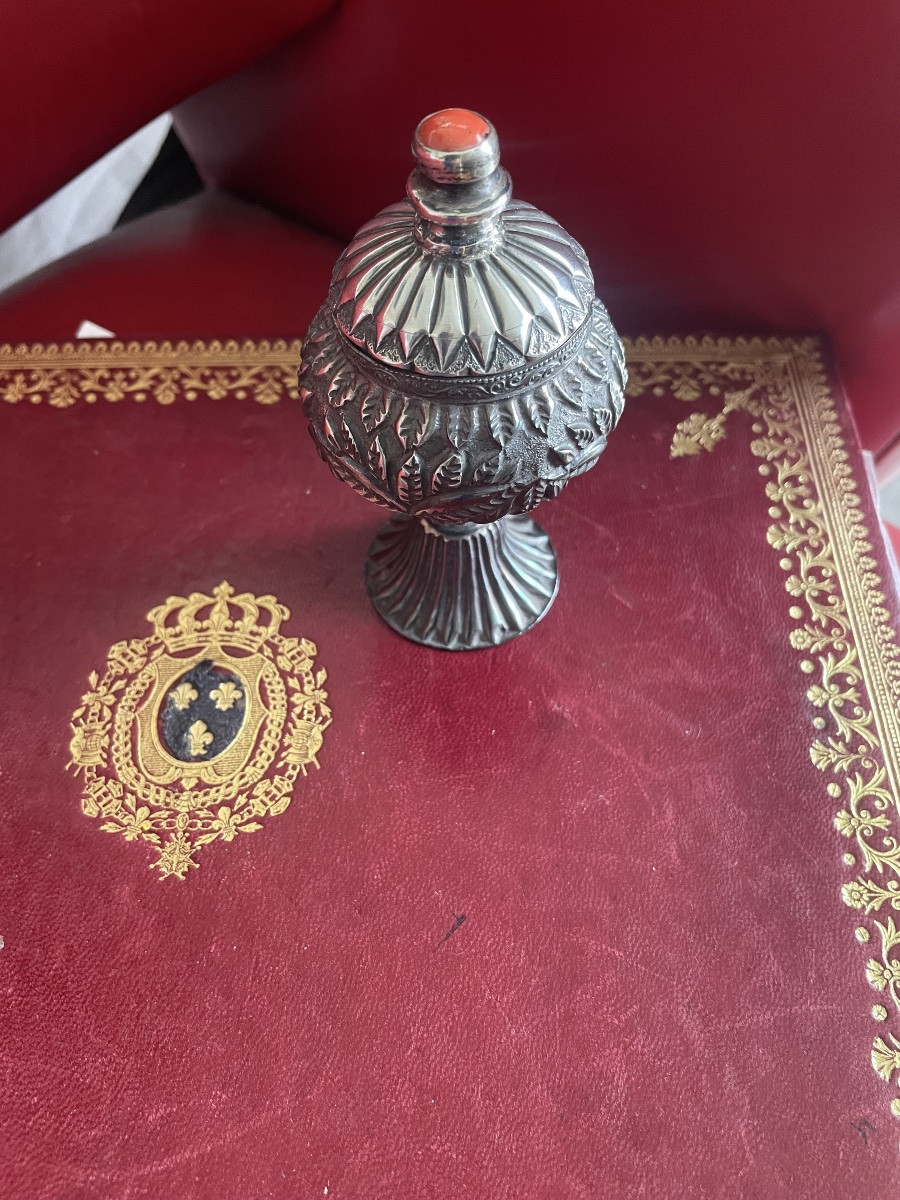 19th Century Silver And Coral Vase -photo-1