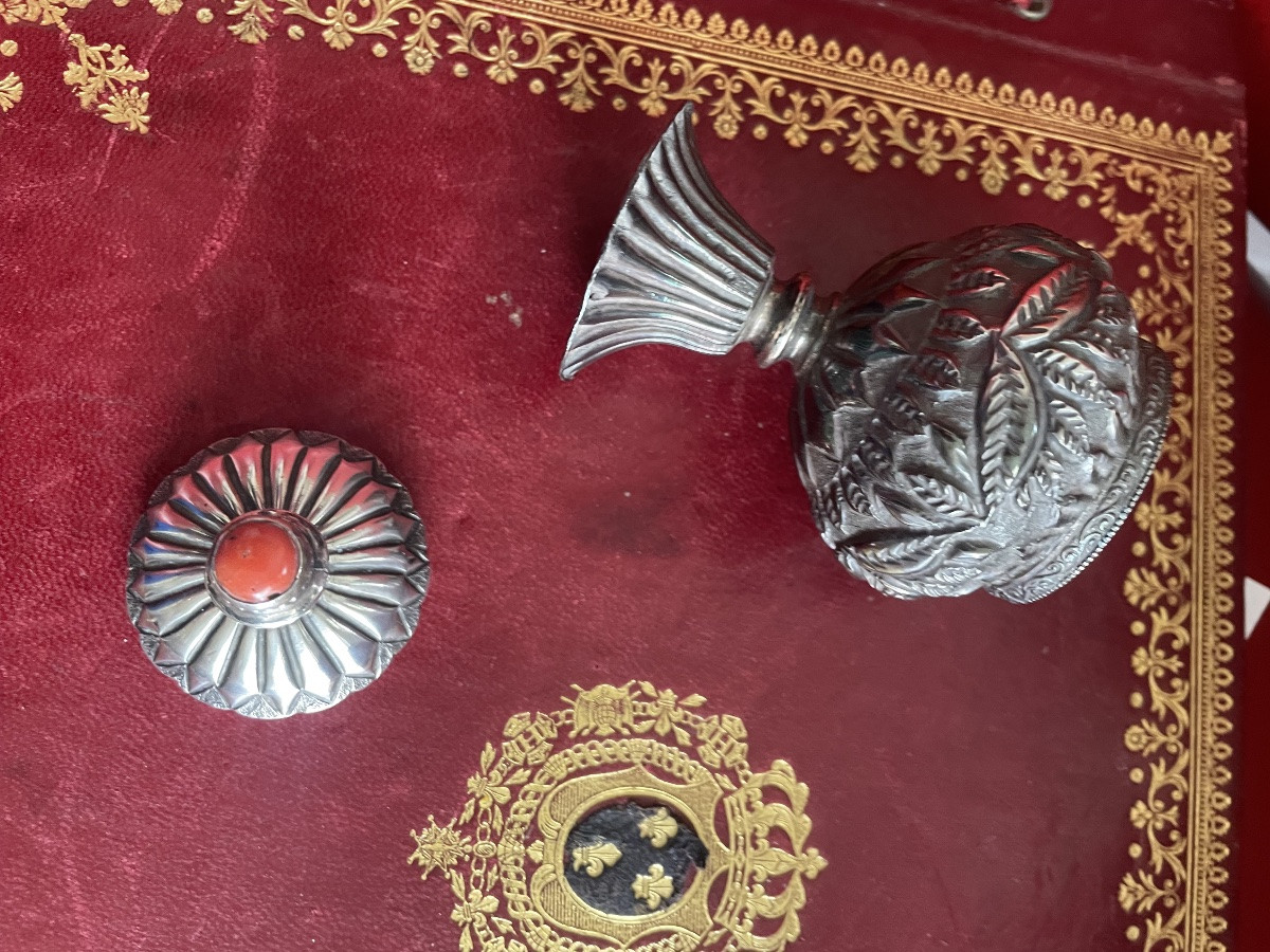 19th Century Silver And Coral Vase -photo-2