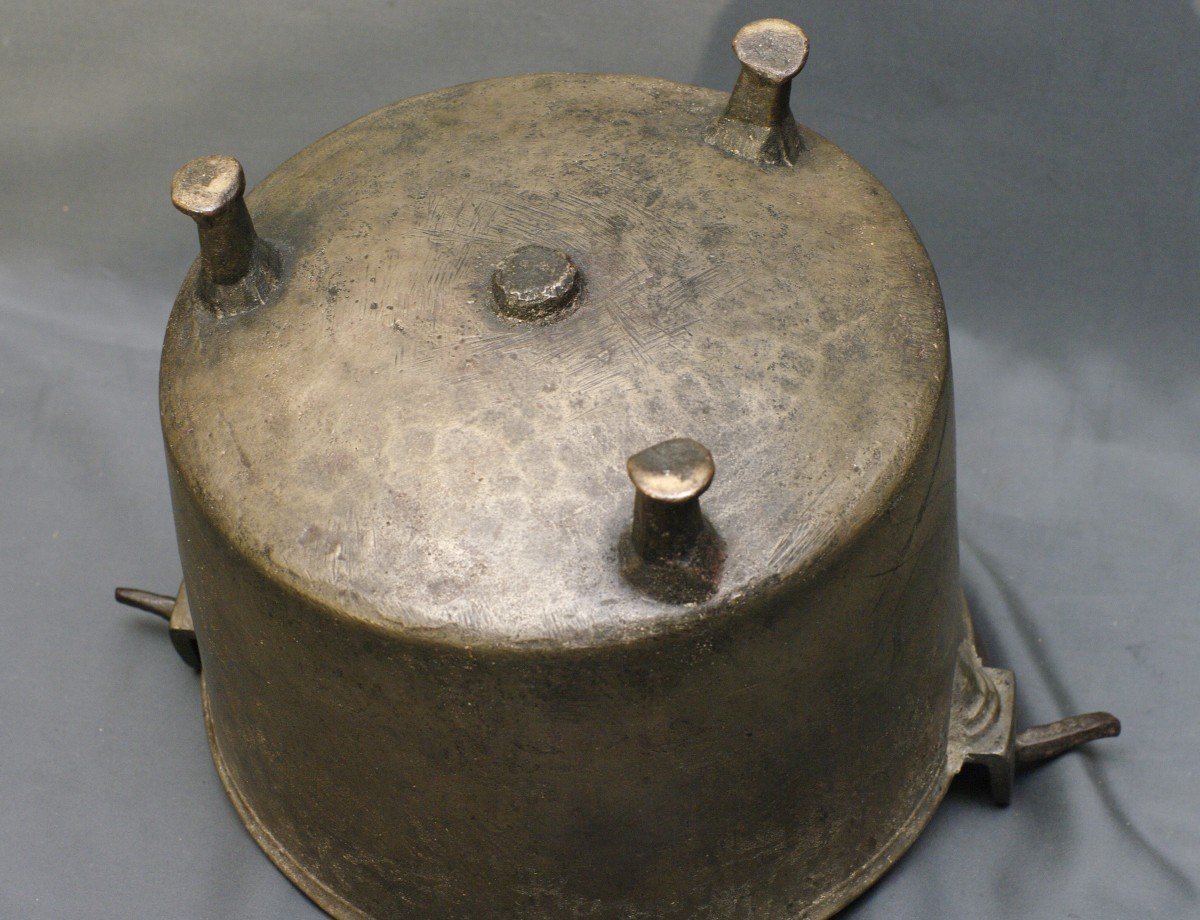 17th Century Bronze Cauldron Pot-photo-2