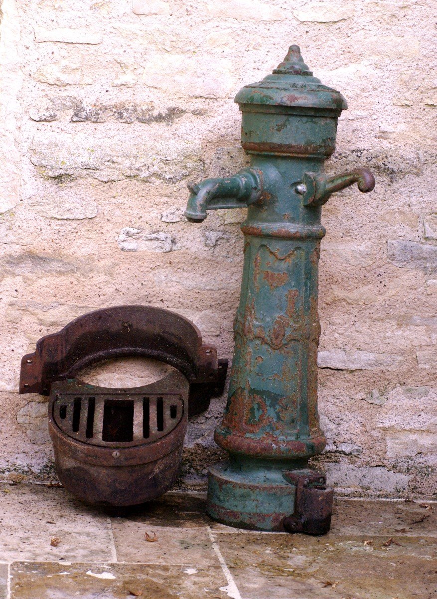 Public Fountain 1910 Heinrich In Molsheim Bas-rhin 67