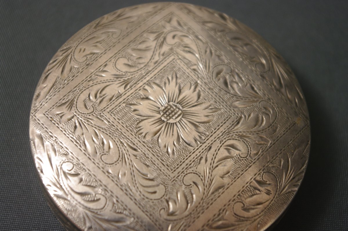 19th Century Engraved Pill Box Silver & Vermeil-photo-4