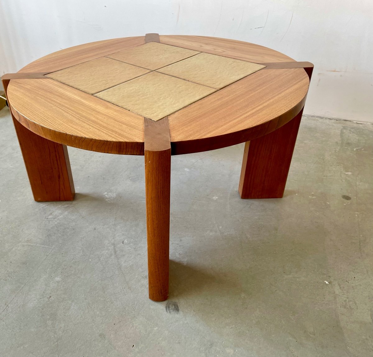 Table basse en orme massif, Maison Regain, vers 1970.-photo-4