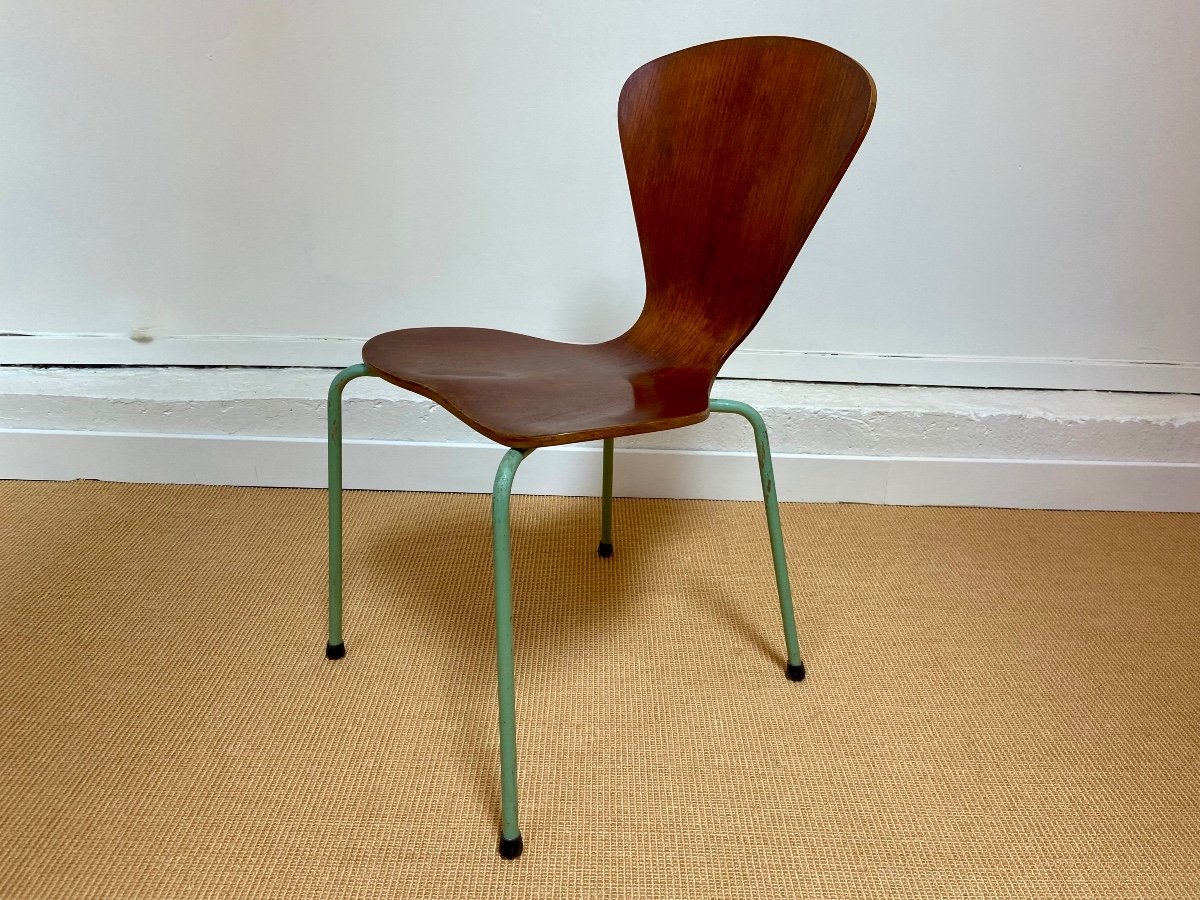 Suite de 6 chaises modèle 3204 par Arne Jacobsen pour Fritz Hansen, Danemark vers 1960.-photo-4