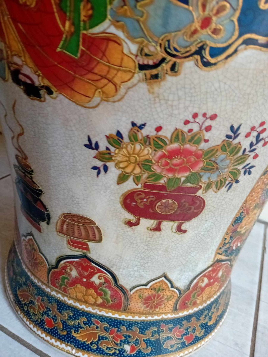 Chinese Porcelain Palace Size Neck Vase With Cartridges-photo-4