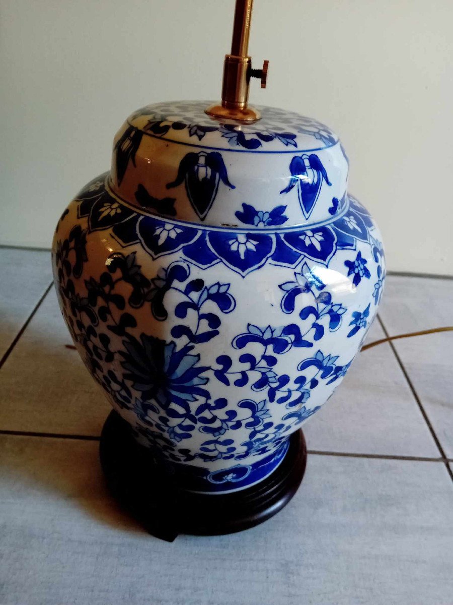Chinese White Blue Porcelain Living Room Lamp 1st Half Of The 20th Century-photo-1
