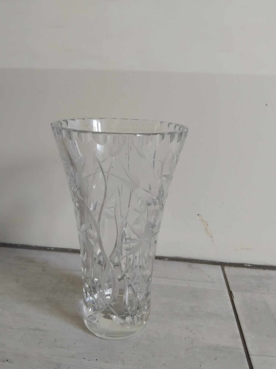 Cut Crystal Vase With Flower Decor