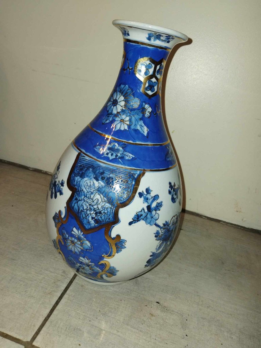 White And Blue Porcelain Vase Japan 20th Century-photo-3