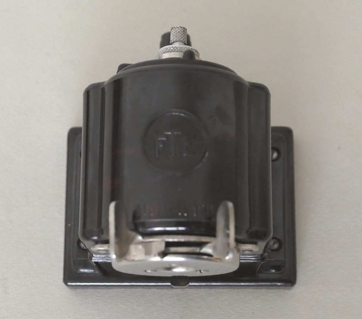 Bakelite Pencil Sharpener-photo-1