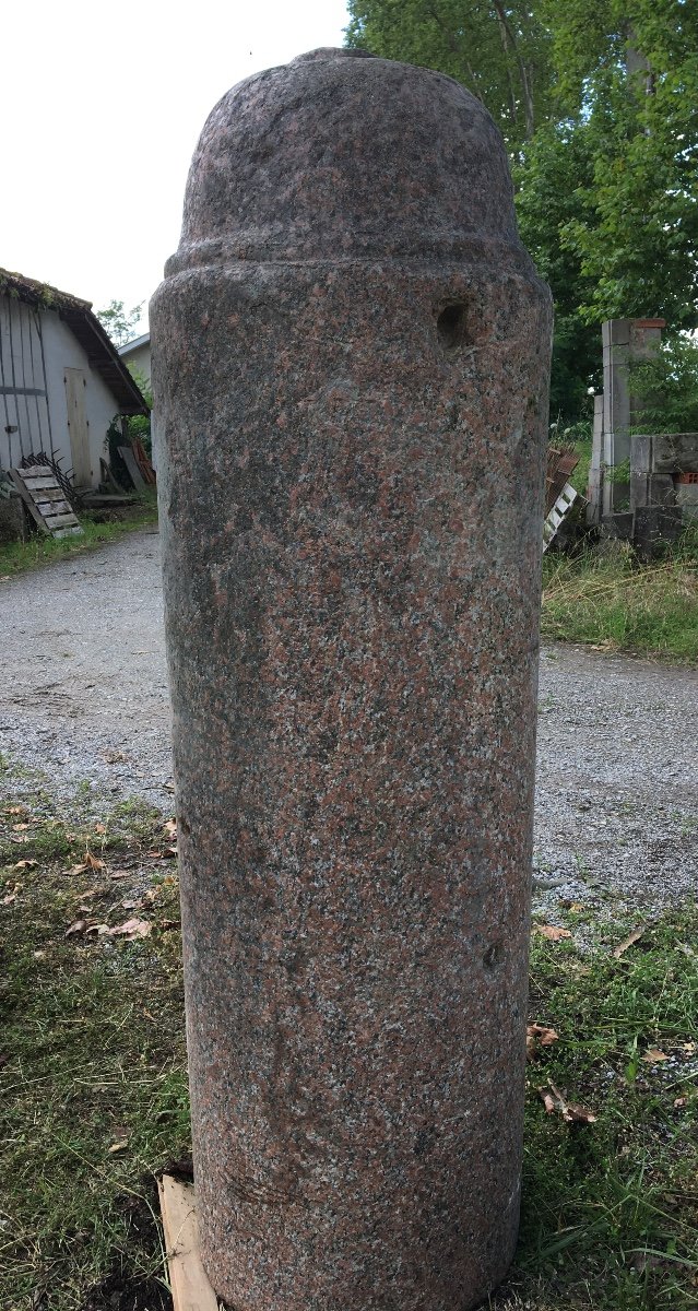 Pair Of Large Pink Granite Bollards, 18th Or 19th Century -photo-2