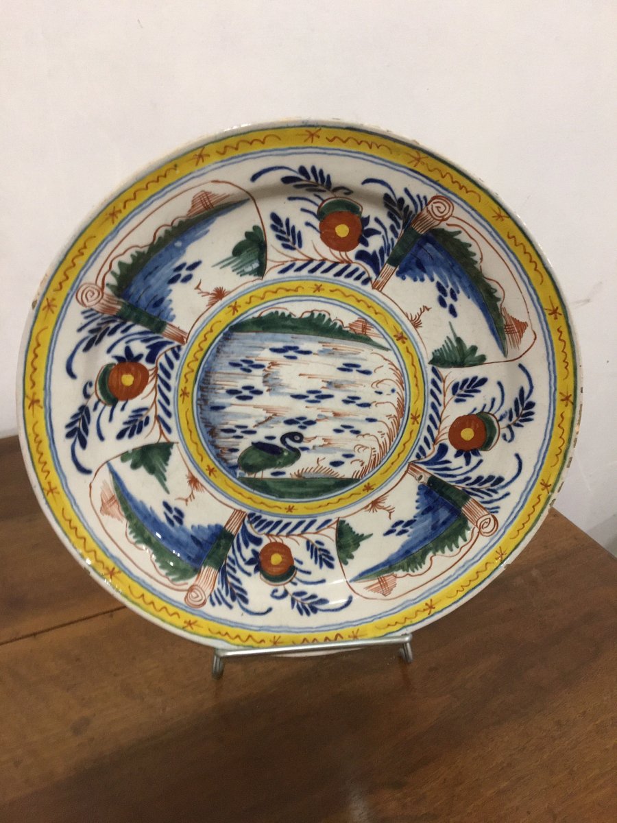 Grand Delft Dish XVII