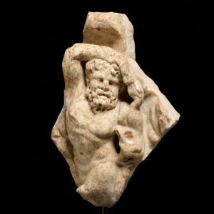 ANCIEN FRAGMENT DE RELIEF EN MARBRE ROMAIN 