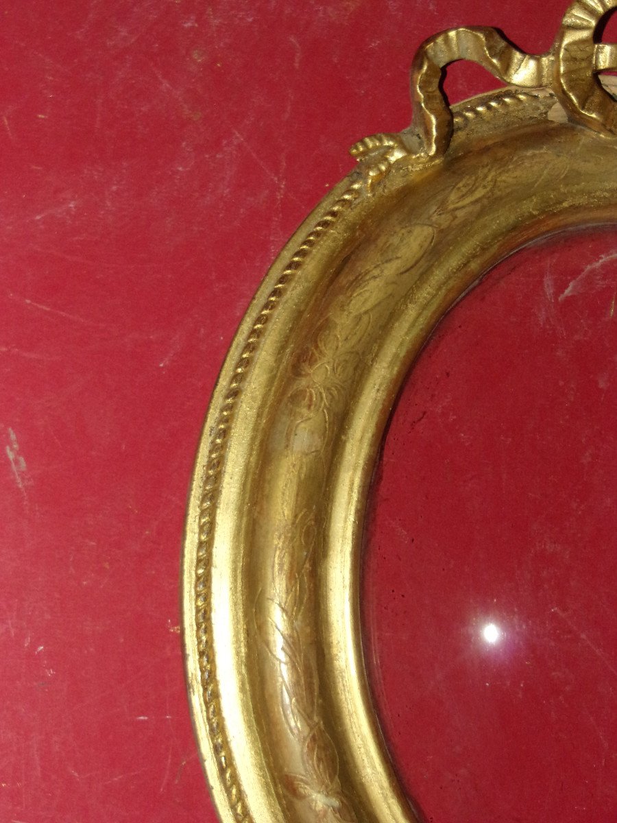 19th Century Frame, In Golden Wood; With Curved Glass.-photo-1