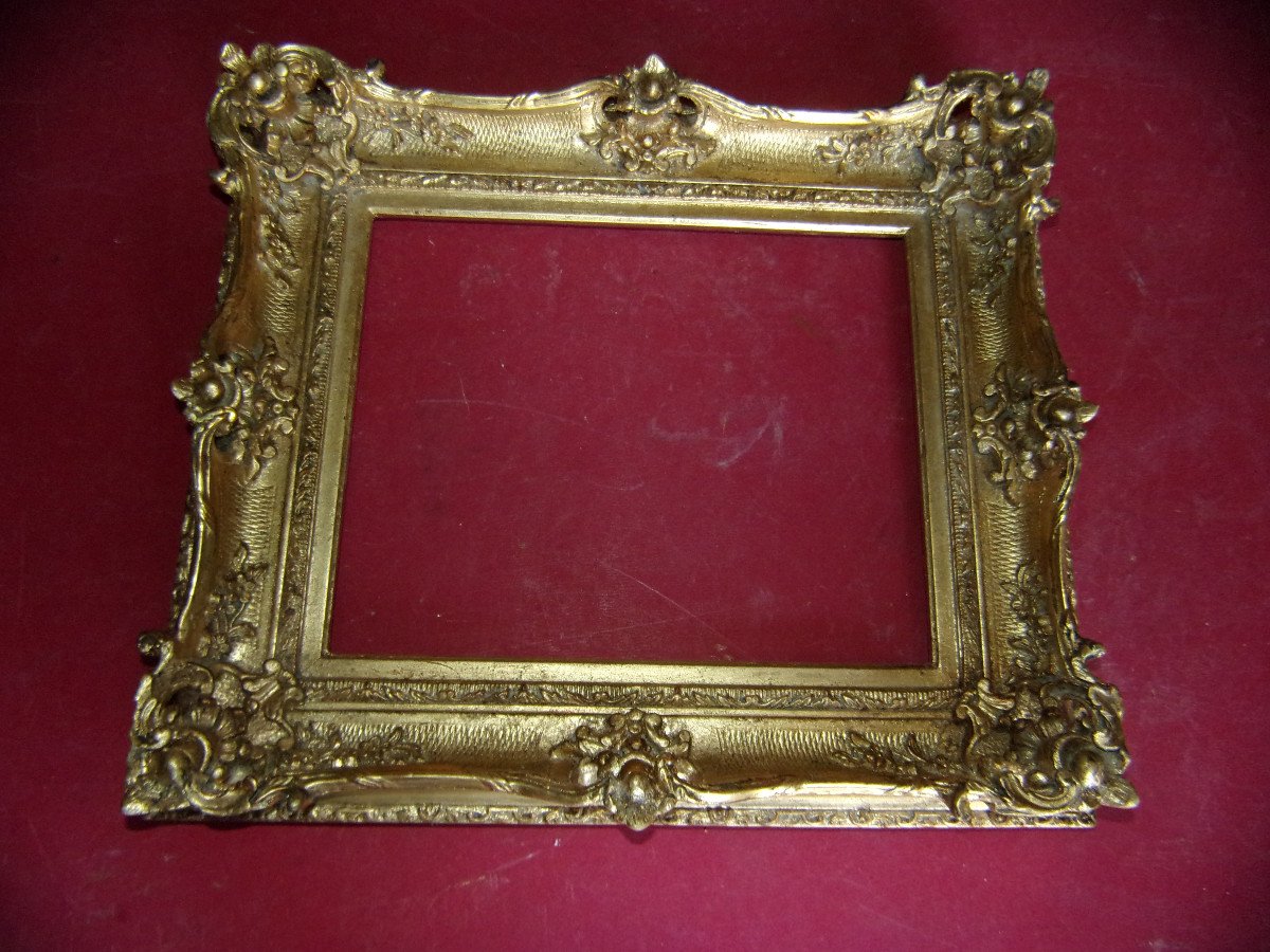 Cadre époque 19ème, style louis XV, En Bois Doré.