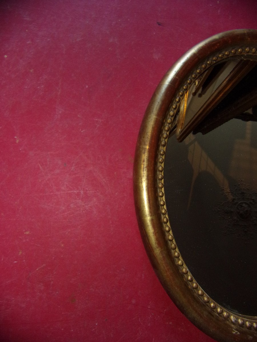 Small Oval Mirror From The 19th Century, In Gilded Wood.-photo-1