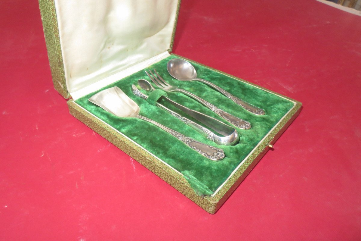 Box: Sugar Tongs, Salt Scoop And Mustard Ladle In Silver, Late 19th Century