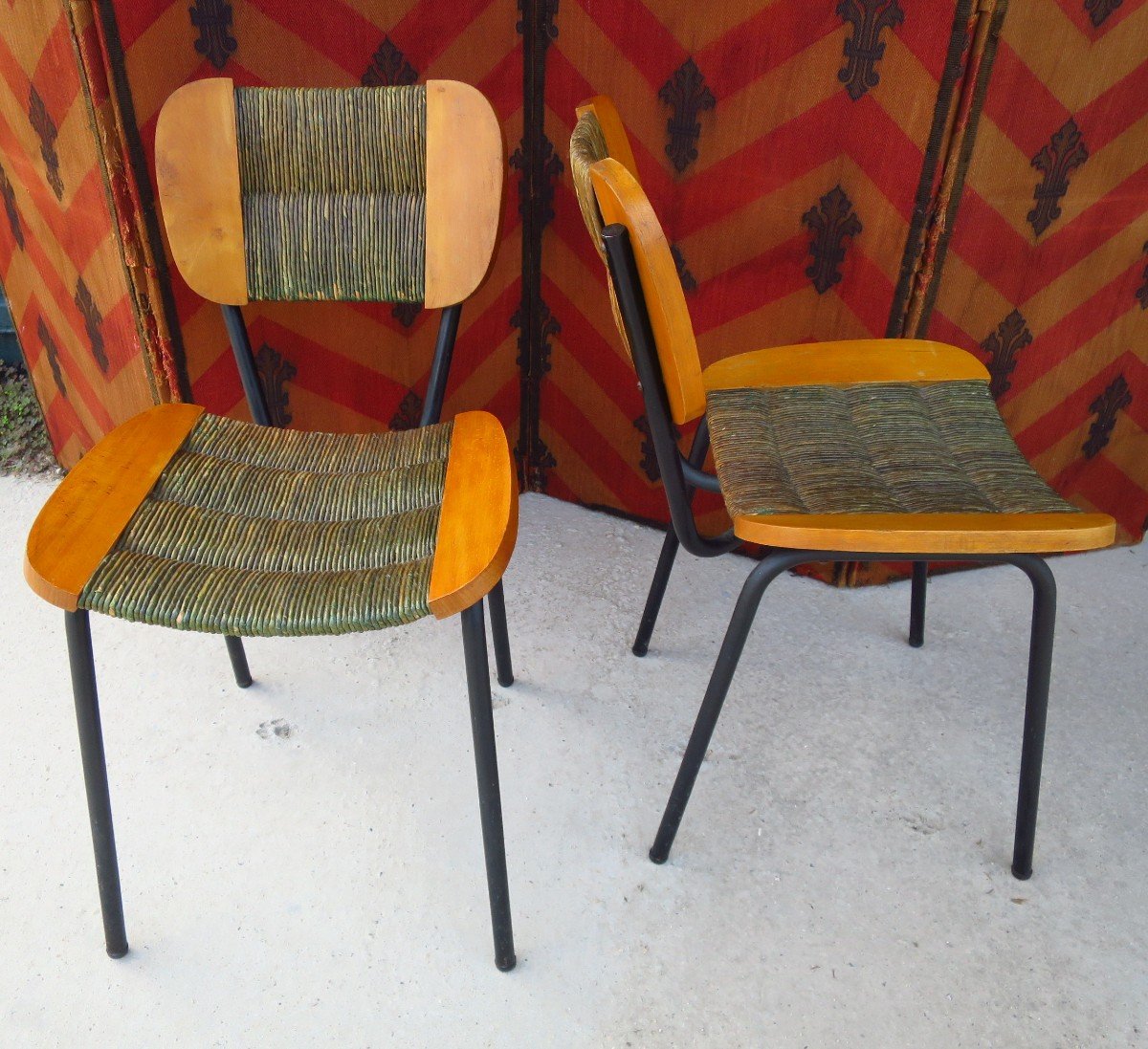 4 chaises paillées vertes et rouges,  vers 1950-photo-4