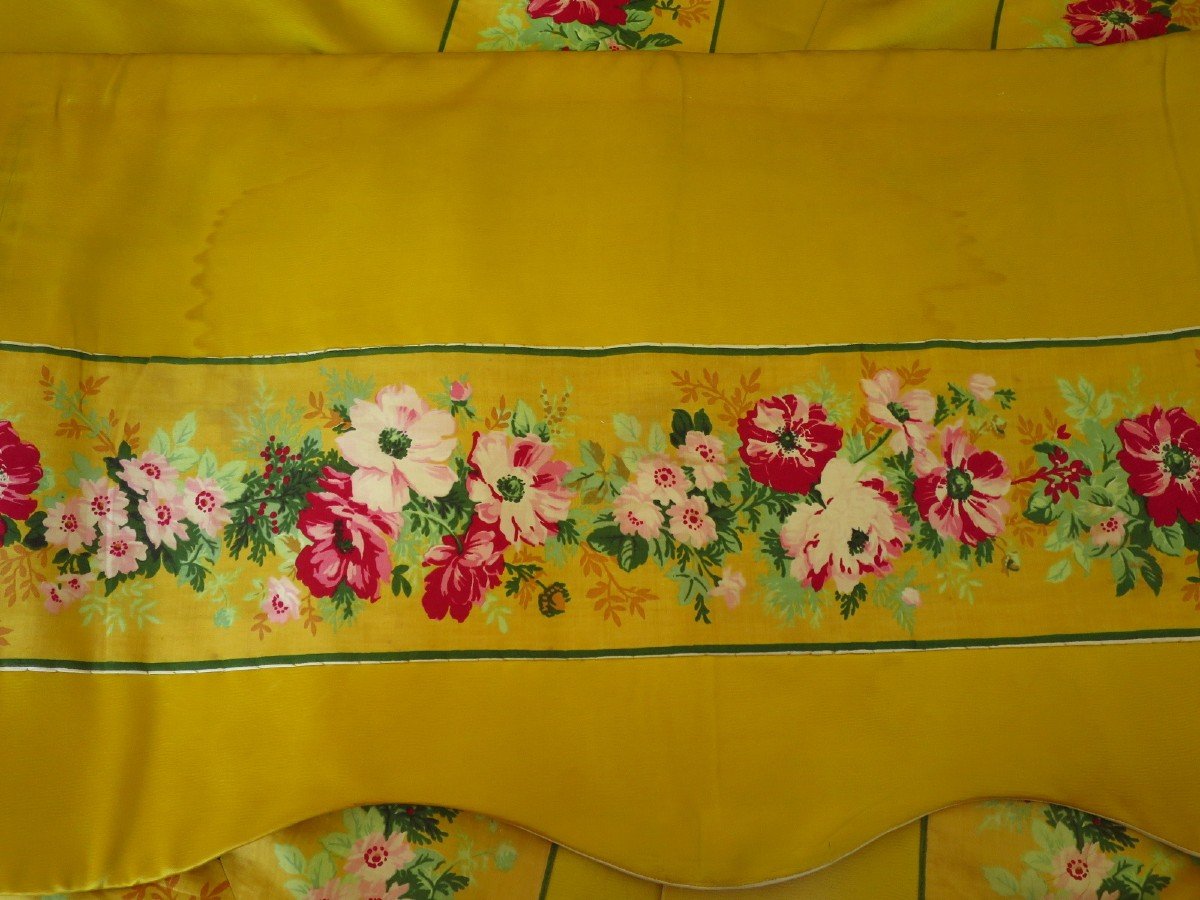 19th Century Yellow Silk Hangings And Valance-photo-3