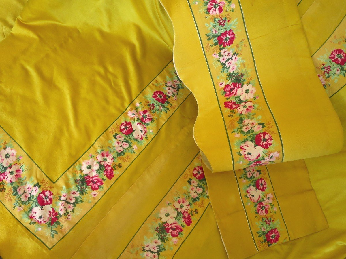 19th Century Yellow Silk Hangings And Valance-photo-7